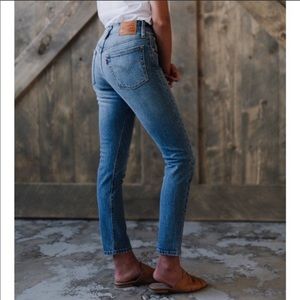 Levi’s 501 skinny stretch in post modern blues